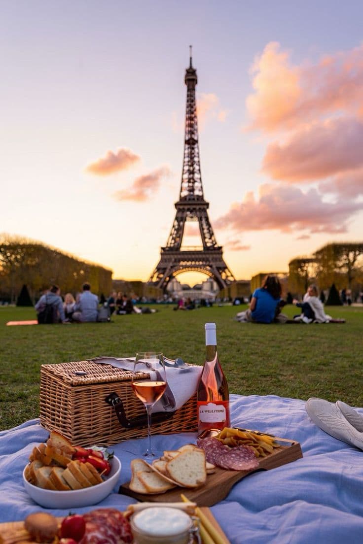 Loveable Paris 4 NIGHTS 5 DAYS - Image 4