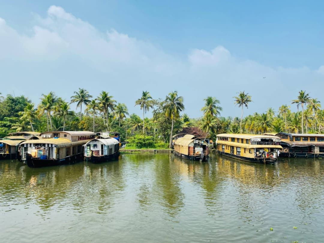 Exotic Kerala Honeymoon Package 4 Nights 5 Days